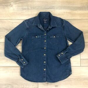 American Eagle Denim Shirt Size XS Favorite Fit Long Sleeves Button Up